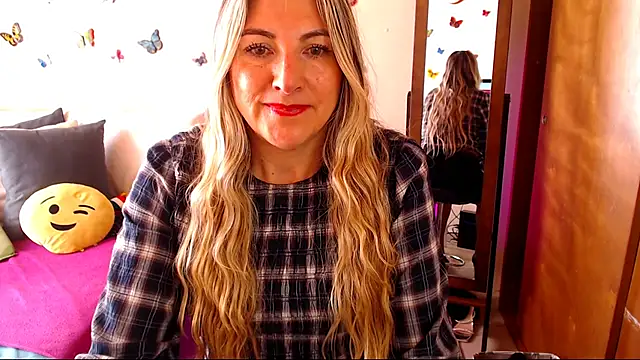 Jolie-Mature online show from 11/19/25, 08:31