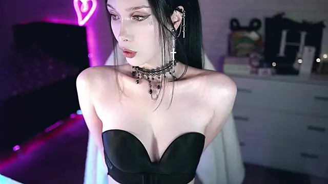  Uindi  online show from 12/02/24, 04:09