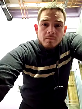 Snapshot of Austem910 chatting on 12/26/24, 06:30 Austem910 online show from 12/26/24, 06:30