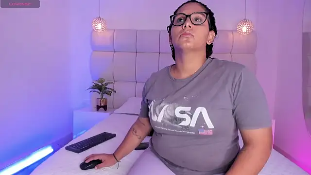 DanielleEvans  online show from 11/10/25, 11:20