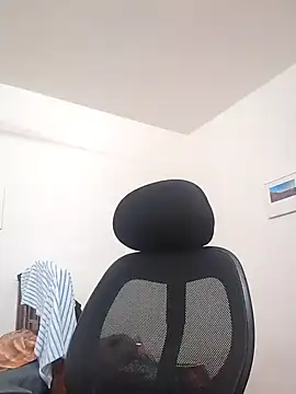 Snapshot of _IRRESISTIBLE_ chatting on 01/19/25, 02:49 IRRESISTIBLE online show from 01/19/25, 02:49