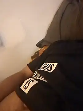 Snapshot of _IRRESISTIBLE_ chatting on 02/05/25, 07:20 IRRESISTIBLE online show from 02/05/25, 07:20