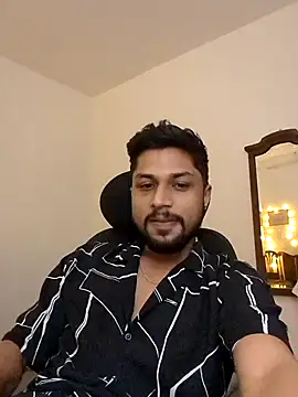 Snapshot of _IRRESISTIBLE_ chatting on 02/17/25, 05:10 IRRESISTIBLE online show from 02/17/25, 05:10