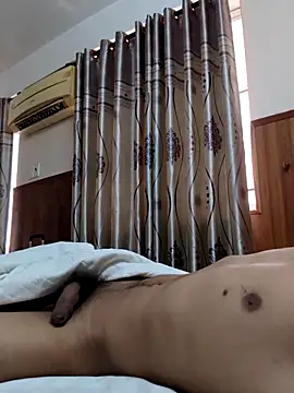 Snapshot of _IRRESISTIBLE_ chatting on 10/08/25, 01:25 IRRESISTIBLE online show from 10/08/25, 01:25