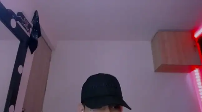 Snapshot of Samuel_Suarez chatting on 01/18/25, 10:39 Samuel Suarez online show from 01/18/25, 10:39