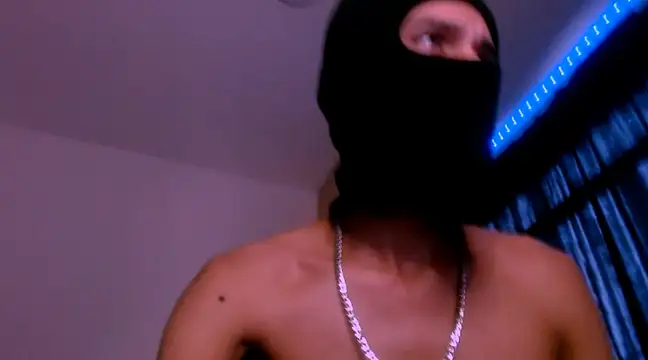 Snapshot of Samuel_Suarez chatting on 02/19/25, 12:22 Samuel Suarez online show from 02/19/25, 12:22
