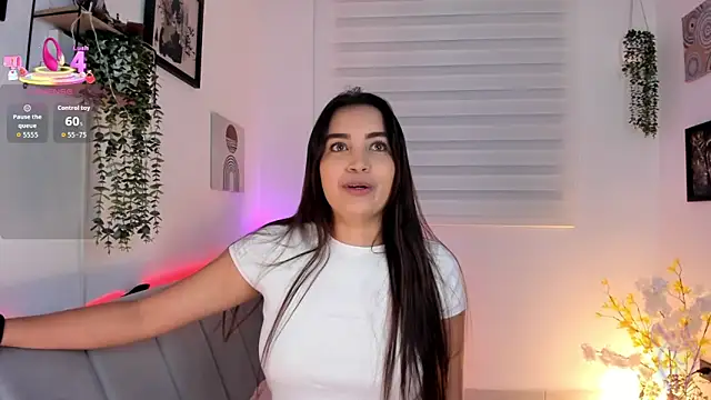 aisha es online show from 02/24/26, 11:08