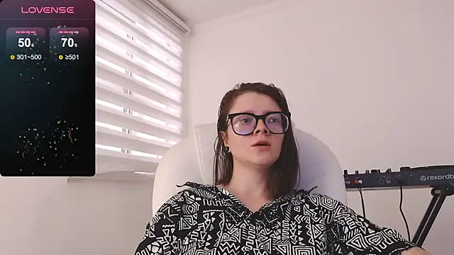 Snapshot of Arya_starrk chatting on 12/20/24, 01:11 Arya starrk online show from 12/20/24, 01:11