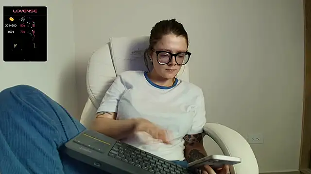 Snapshot of Arya_starrk chatting on 02/07/25, 10:20 Arya starrk online show from 02/07/25, 10:20