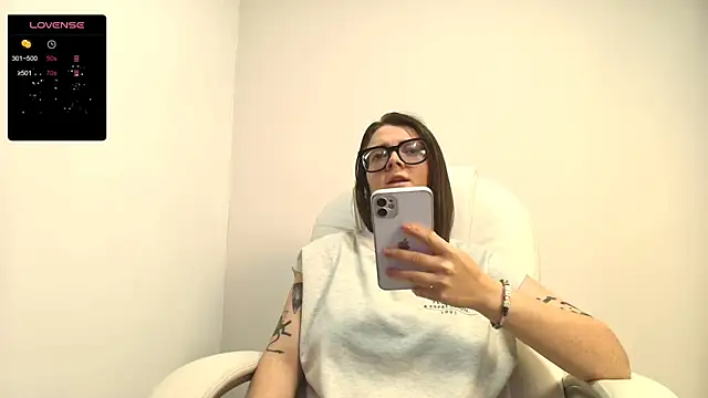 Snapshot of Arya_starrk chatting on 02/10/25, 02:16 Arya starrk online show from 02/10/25, 02:16