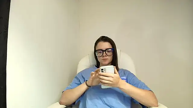 Snapshot of Arya_starrk chatting on 02/17/25, 01:42 Arya starrk online show from 02/17/25, 01:42