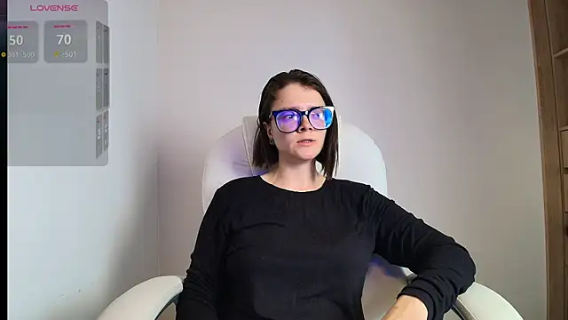 Snapshot of Arya_starrk chatting on 03/19/25, 01:18 Arya starrk online show from 03/19/25, 01:18