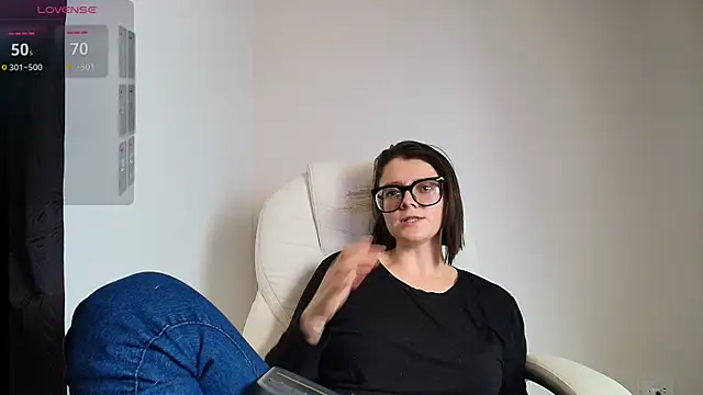 Snapshot of Arya_starrk chatting on 03/19/25, 04:24 Arya starrk online show from 03/19/25, 04:24