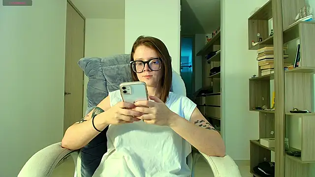 Snapshot of Arya_starrk chatting on 09/10/25, 12:49 Arya starrk online show from 09/10/25, 12:49