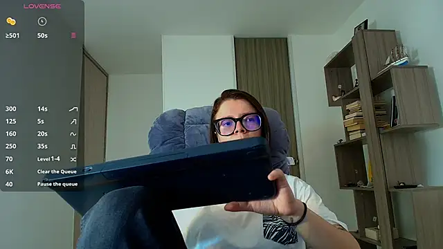 Snapshot of Arya_starrk chatting on 10/22/25, 01:44 Arya starrk online show from 10/22/25, 01:44