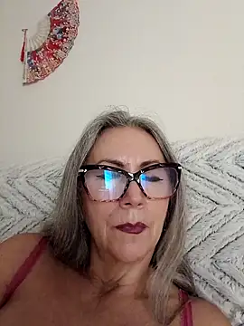 EvaRobinson online show from 01/22/25, 05:05