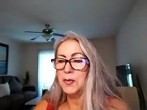 Snapshot of EvaRobinson chatting on 06/10/26, 02:49 EvaRobinson online show from 06/10/26, 02:49
