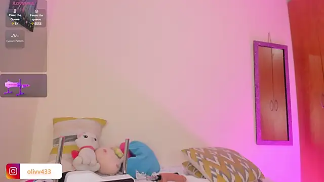 Snapshot of olivia__s chatting on 01/24/25, 04:59 olivia s online show from 01/24/25, 04:59