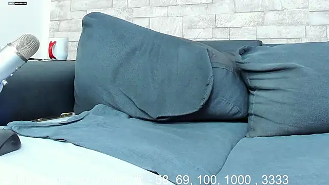 Snapshot of nefirtiti chatting on 02/19/25, 12:46 nefirtiti online show from 02/19/25, 12:46