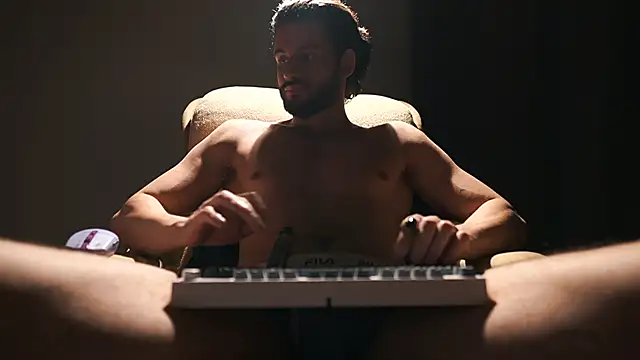 Keen   Luckystrike online show from 03/11/26, 09:54