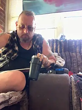 Snapshot of Littledick007007 chatting on 05/16/26, 04:28 Littledick007007 online show from 05/16/26, 04:28