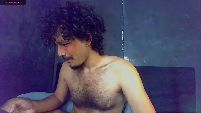 Snapshot of die_mond chatting on 06/03/26, 02:33 die mond online show from 06/03/26, 02:33