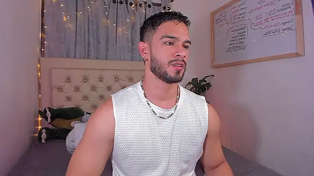 Snapshot of Josseph1_ chatting on 12/13/24, 01:15 Josseph1  online show from 12/13/24, 01:15