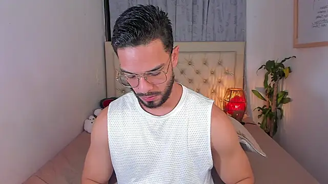 Snapshot of Josseph1_ chatting on 01/12/25, 04:52 Josseph1  online show from 01/12/25, 04:52