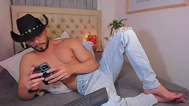 Snapshot of Josseph1_ chatting on 01/25/25, 06:01 Josseph1  online show from 01/25/25, 06:01