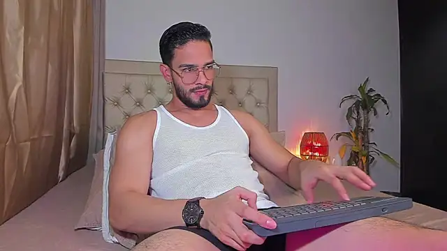 Snapshot of Josseph1_ chatting on 02/20/25, 12:52 Josseph1  online show from 02/20/25, 12:52