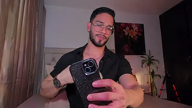 Snapshot of Josseph1_ chatting on 03/22/25, 01:32 Josseph1  online show from 03/22/25, 01:32