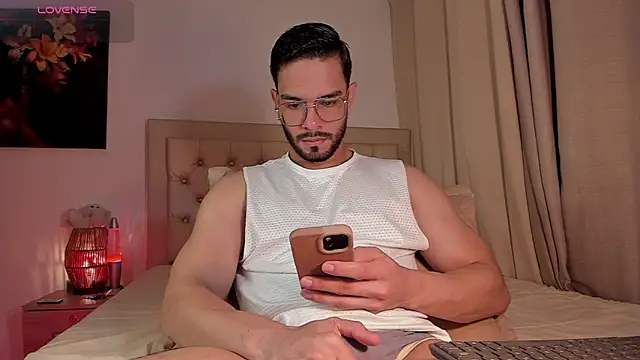 Snapshot of Josseph1_ chatting on 10/11/25, 12:21 Josseph1  online show from 10/11/25, 12:21