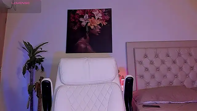 Snapshot of Josseph1_ chatting on 10/29/25, 10:44 Josseph1  online show from 10/29/25, 10:44