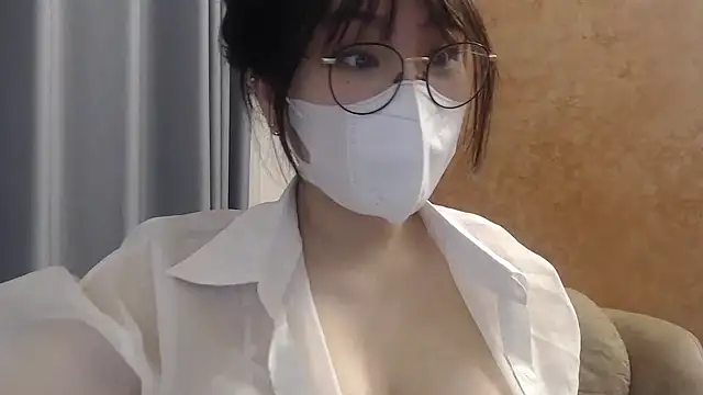 Snapshot of Onee-Chew chatting on 12/30/24, 08:47 Onee-Chew online show from 12/30/24, 08:47