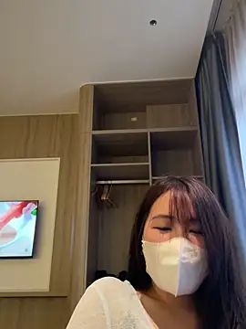 Onee-Chew online show from 05/10/26, 10:42