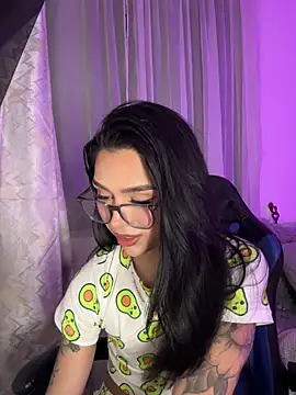 Snapshot of Samantha_Bernardo chatting on 04/20/26, 04:26 Samantha Bernardo online show from 04/20/26, 04:26
