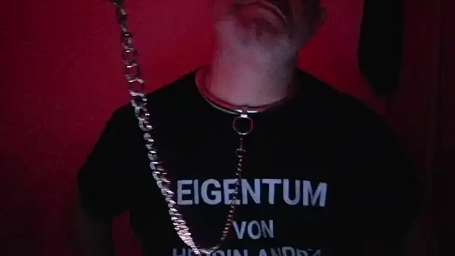 Snapshot of sklave-von-herrin-andrea chatting on 06/07/26, 10:19 sklave-von-herrin-andrea online show from 06/07/26, 10:19