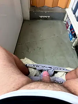 Snapshot of buri232 chatting on 09/10/25, 12:05 buri232 online show from 09/10/25, 12:05