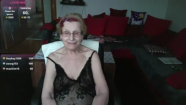 HeisseomaOriginal online show from 02/25/25, 02:33