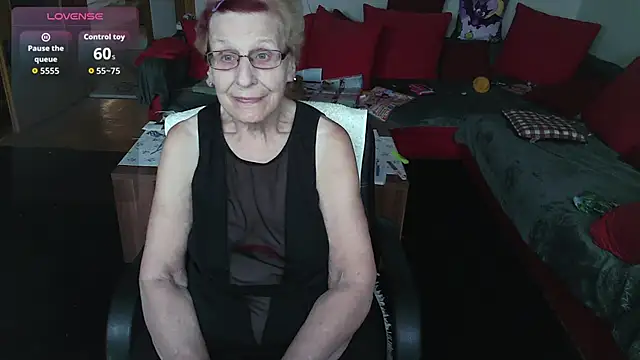 HeisseomaOriginal online show from 10/08/25, 07:17