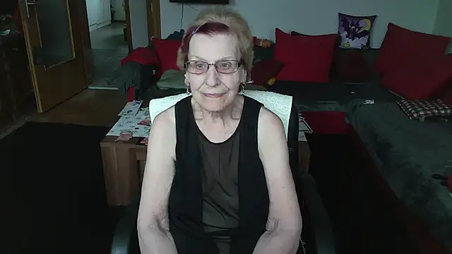 HeisseomaOriginal online show from 04/13/26, 07:14