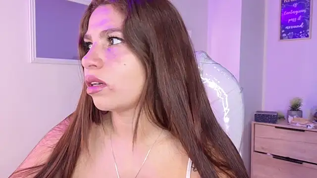 bluee hazell online show from 10/26/25, 10:10