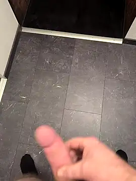 Snapshot of Andy7430 chatting on 01/14/25, 04:18 Andy7430 online show from 01/14/25, 04:18