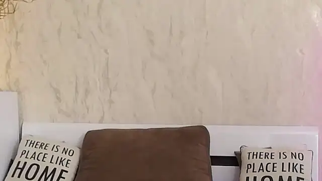 Mila Anders online show from 02/09/25, 08:33