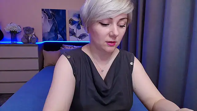 Snapshot of BlondPearl chatting on 06/24/26, 09:03 BlondPearl online show from 06/24/26, 09:03