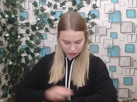 klerkarina online show from 12/18/24, 07:58