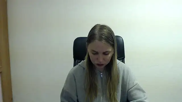 klerkarina online show from 10/18/25, 06:16