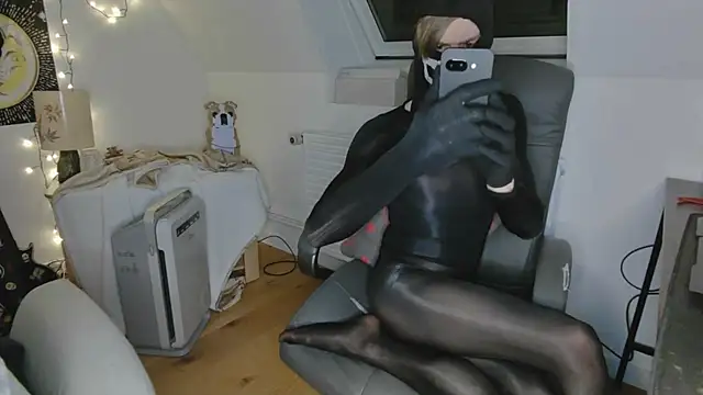 Nyl0nnickb0y online show from 04/09/26, 09:20