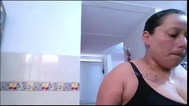 Diana Lozano online show from 04/15/26, 05:42