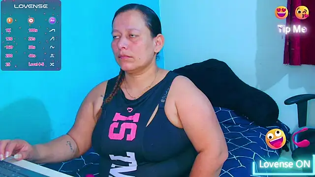 Snapshot of Diana_Lozano chatting on 05/07/26, 03:45 Diana Lozano online show from 05/07/26, 03:45